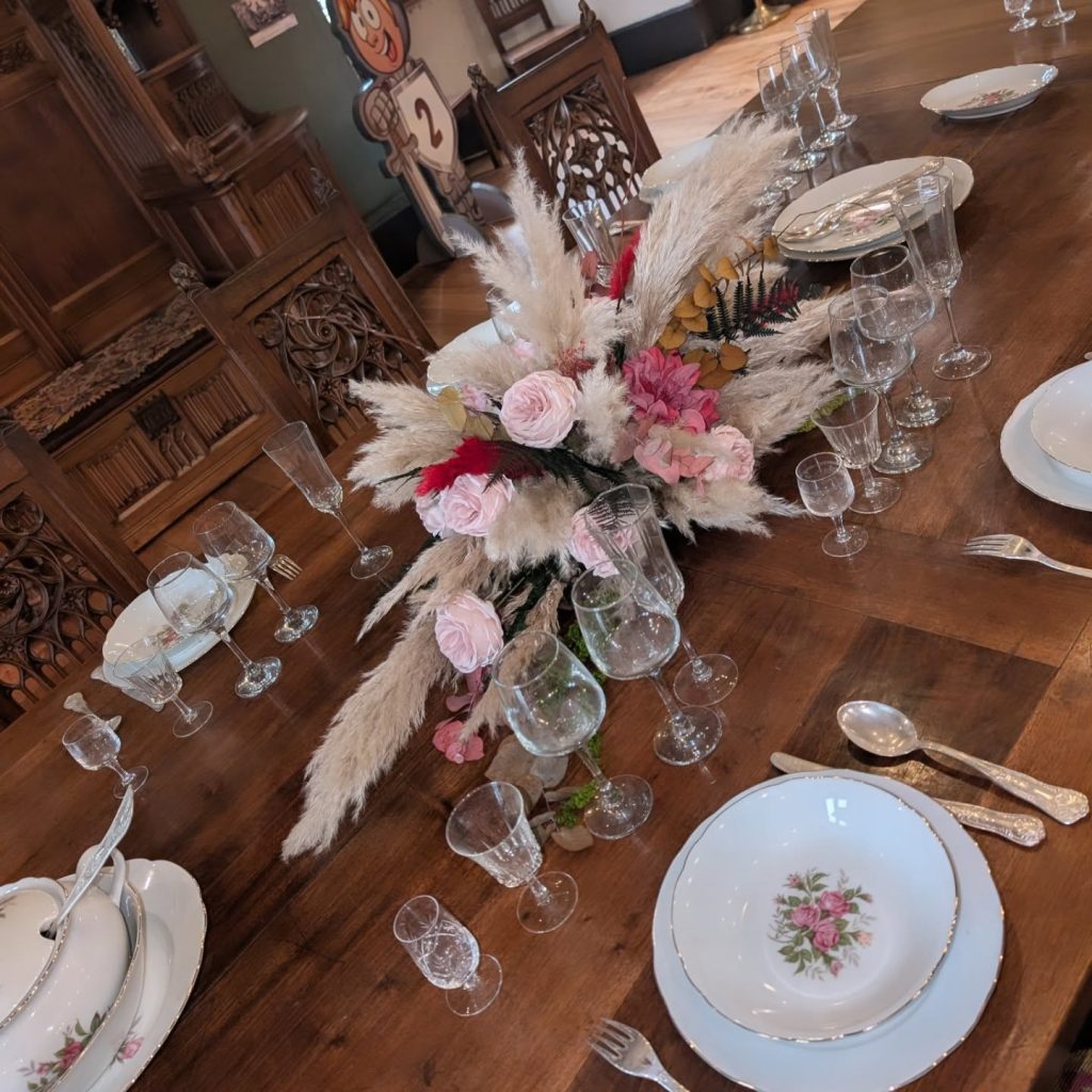 Arrangement floral raffiné pour hommage et recueillement