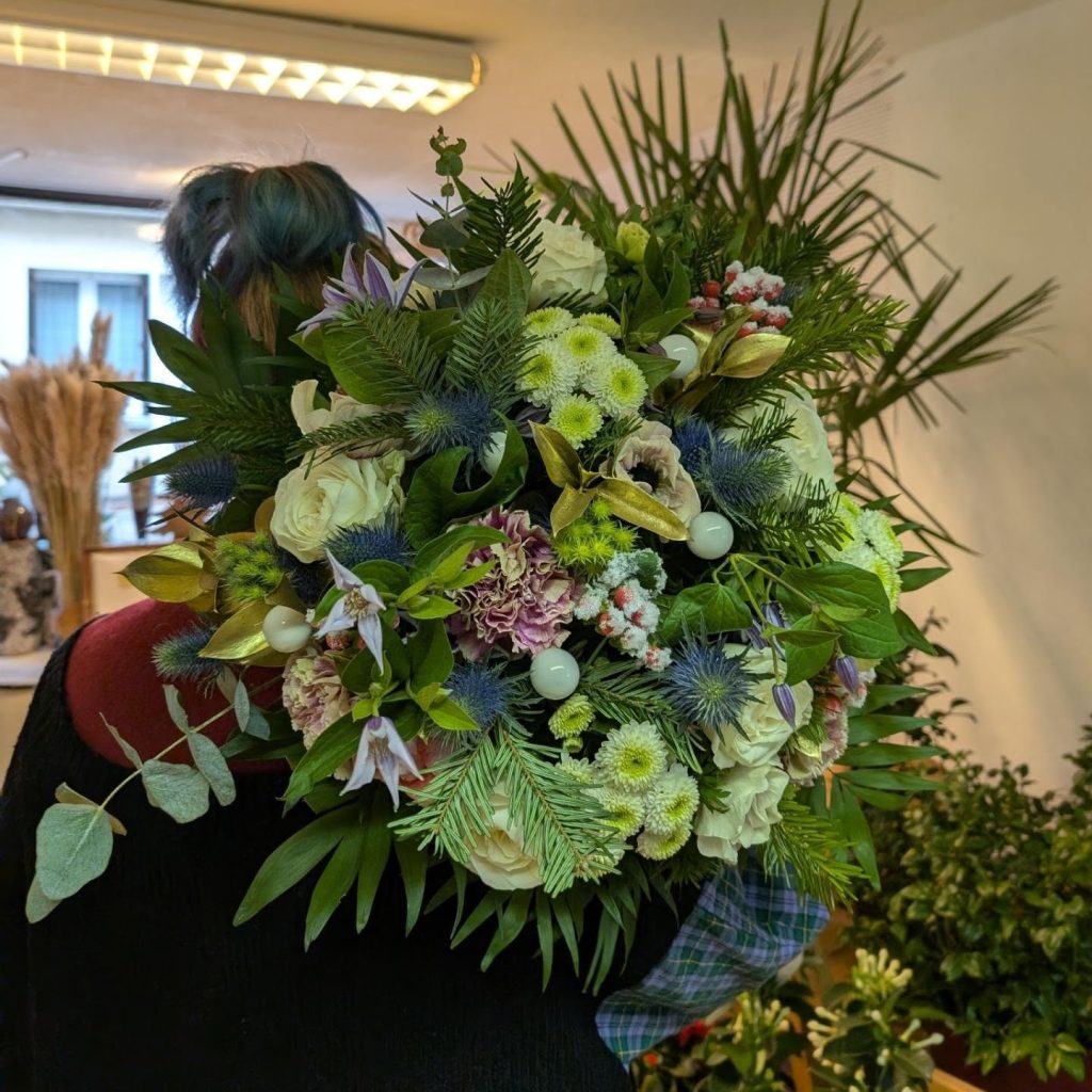 Composition florale harmonieuse aux senteurs naturelles