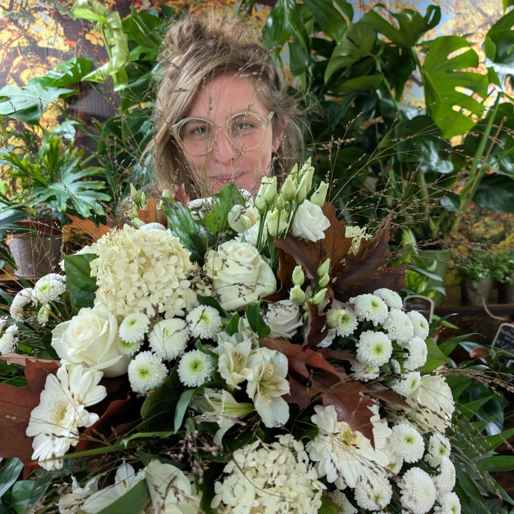 Installation florale décorative pour événement privé